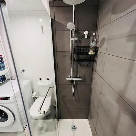 Oura Strip Studio Flat